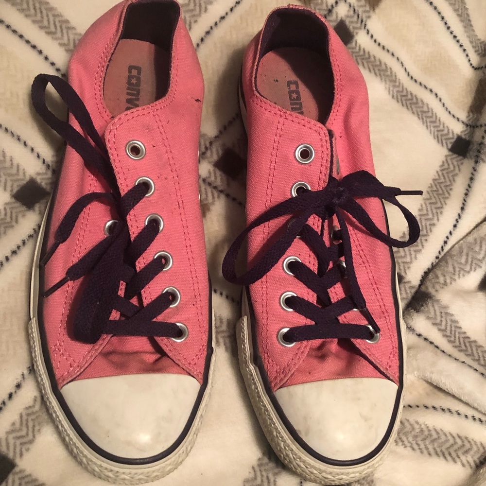 Pink converse